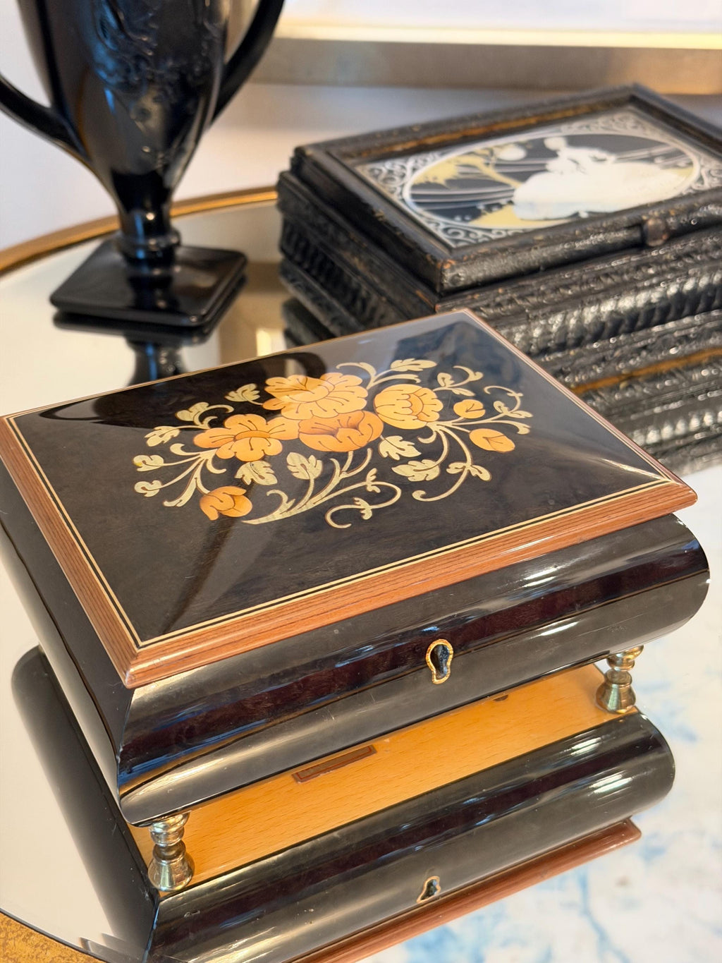 Black Lacquered Music Jewelry Box with Swiss Reuge Movement – Made in Italy