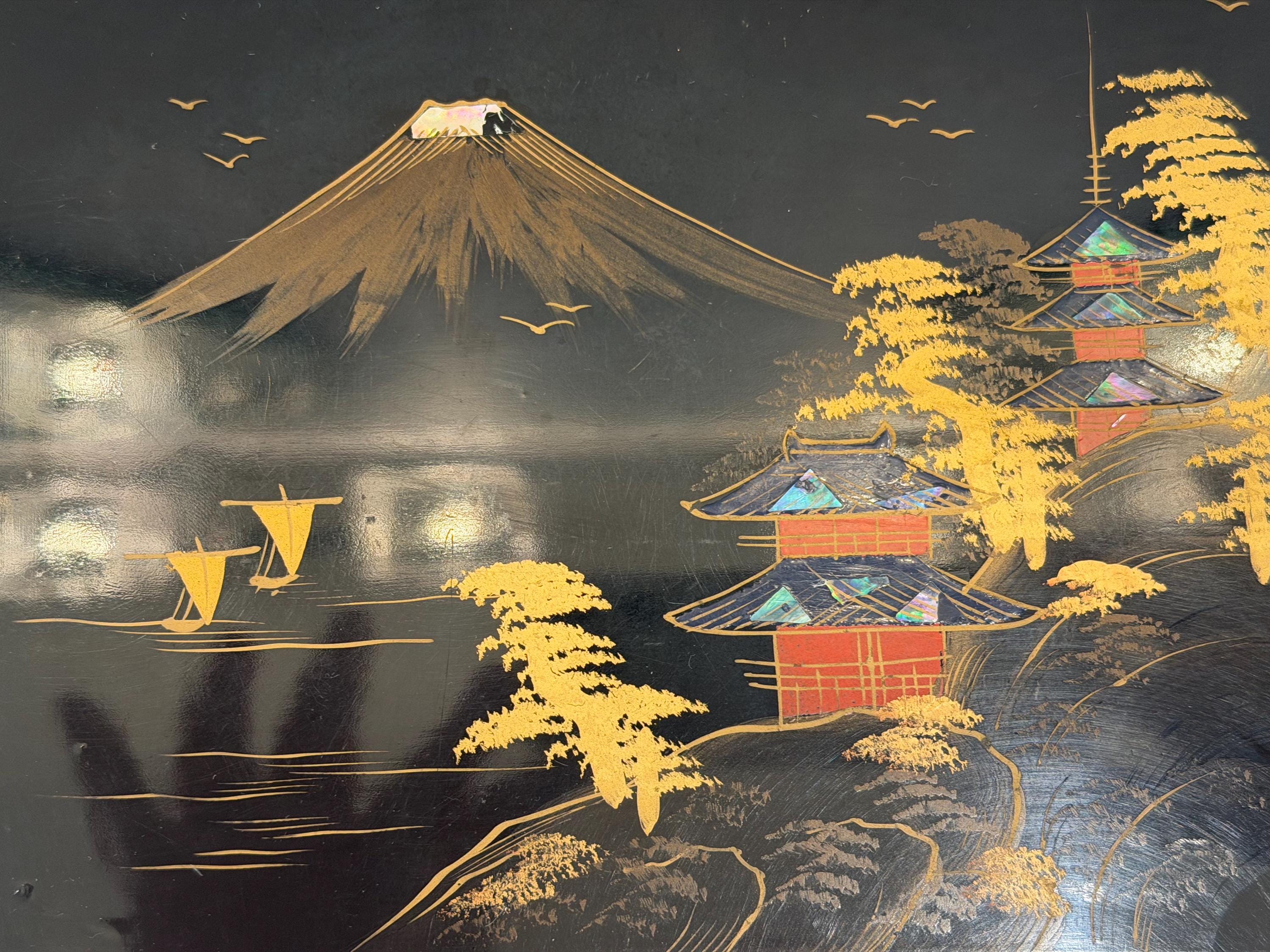 Lacquer Jewelry Music Box – Black & Gold Makie Pagoda Japanese
