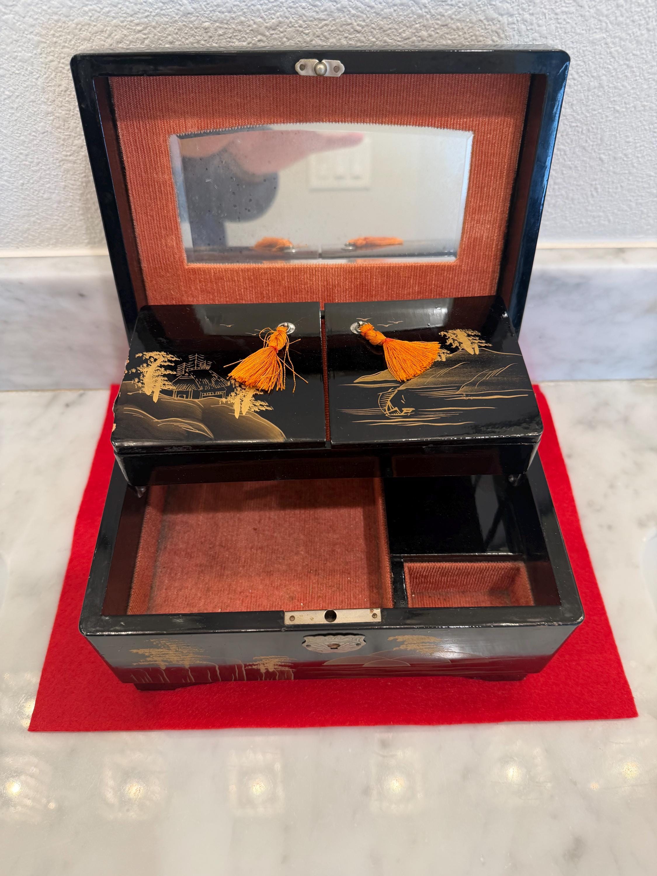 Lacquer Jewelry Music Box – Black & Gold Makie Pagoda Japanese