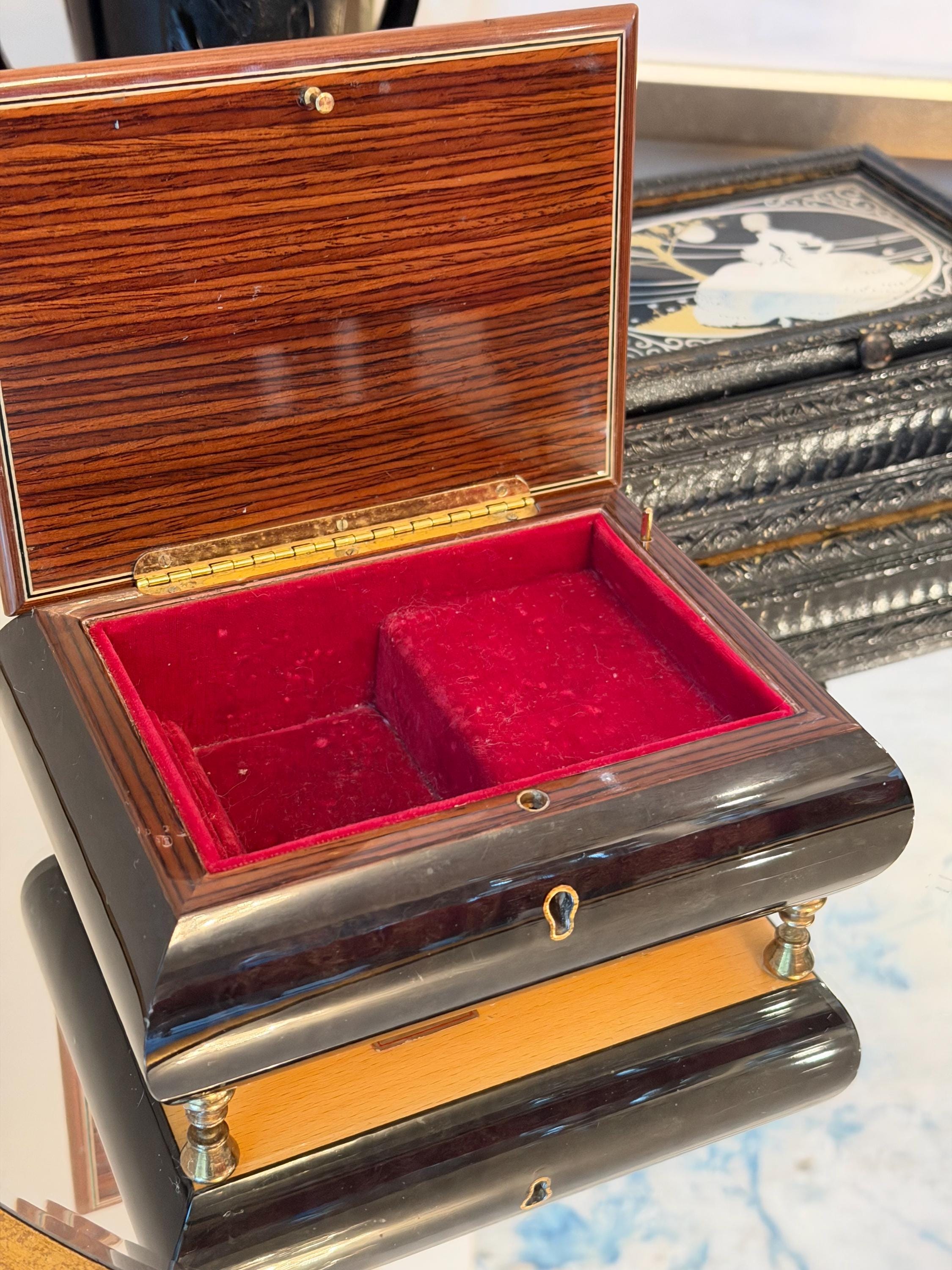 Black Lacquered Music Jewelry Box with Swiss Reuge Movement – Made in Italy