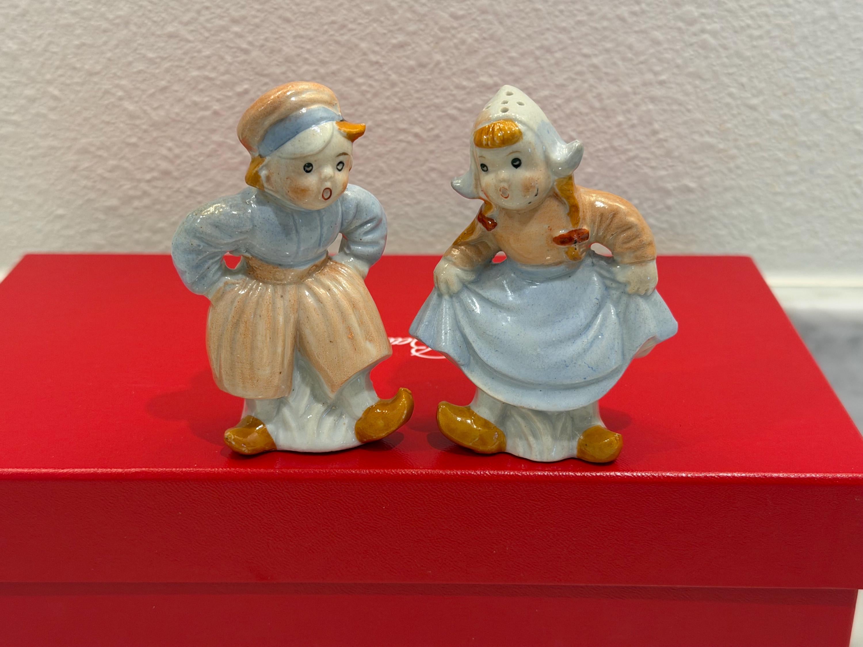 Dutch Boy Girl Salt and Pepper Shakers | 1950s Japan Ceramic Figurines