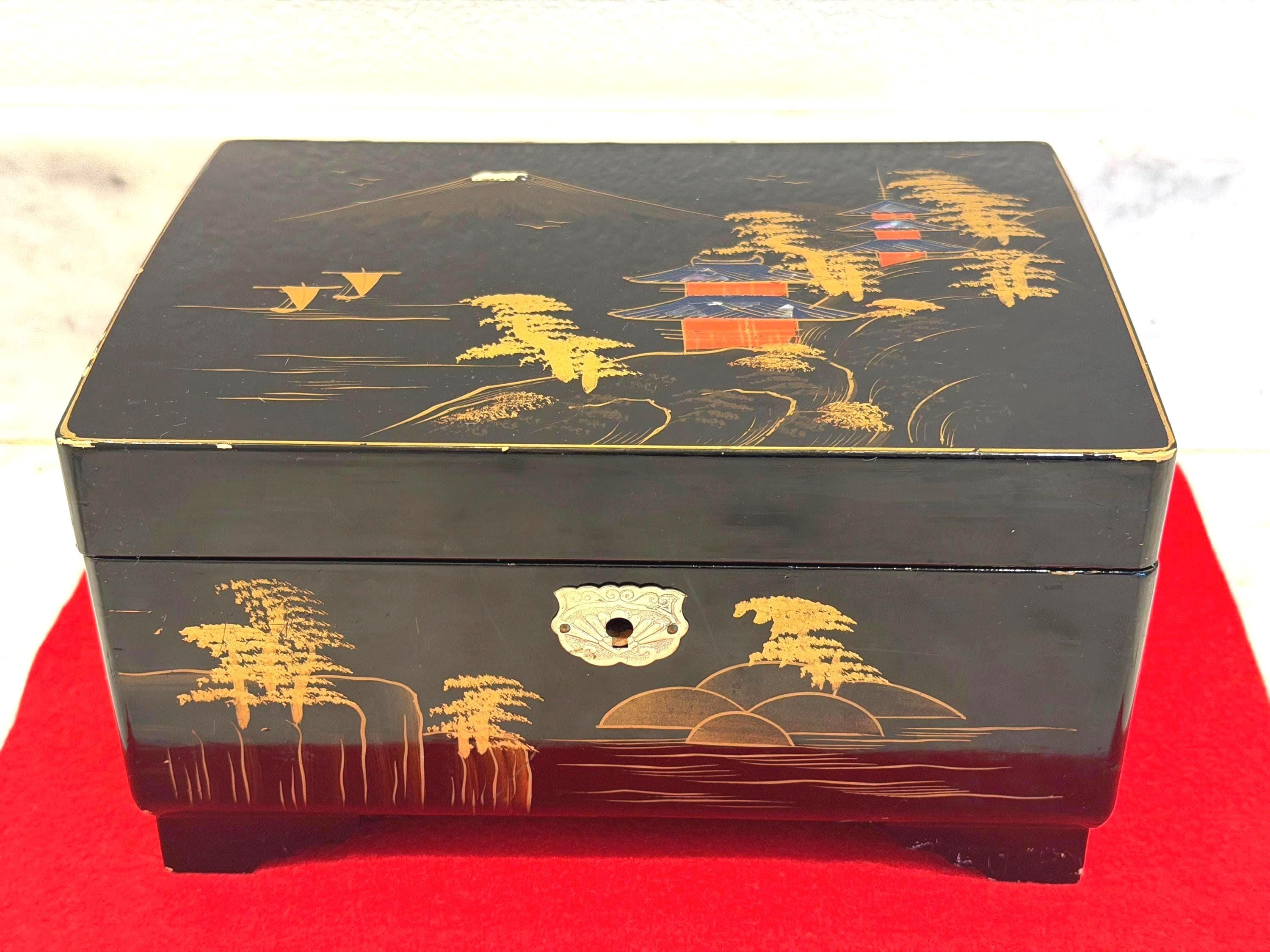 Lacquer Jewelry Music Box – Black & Gold Makie Pagoda Japanese