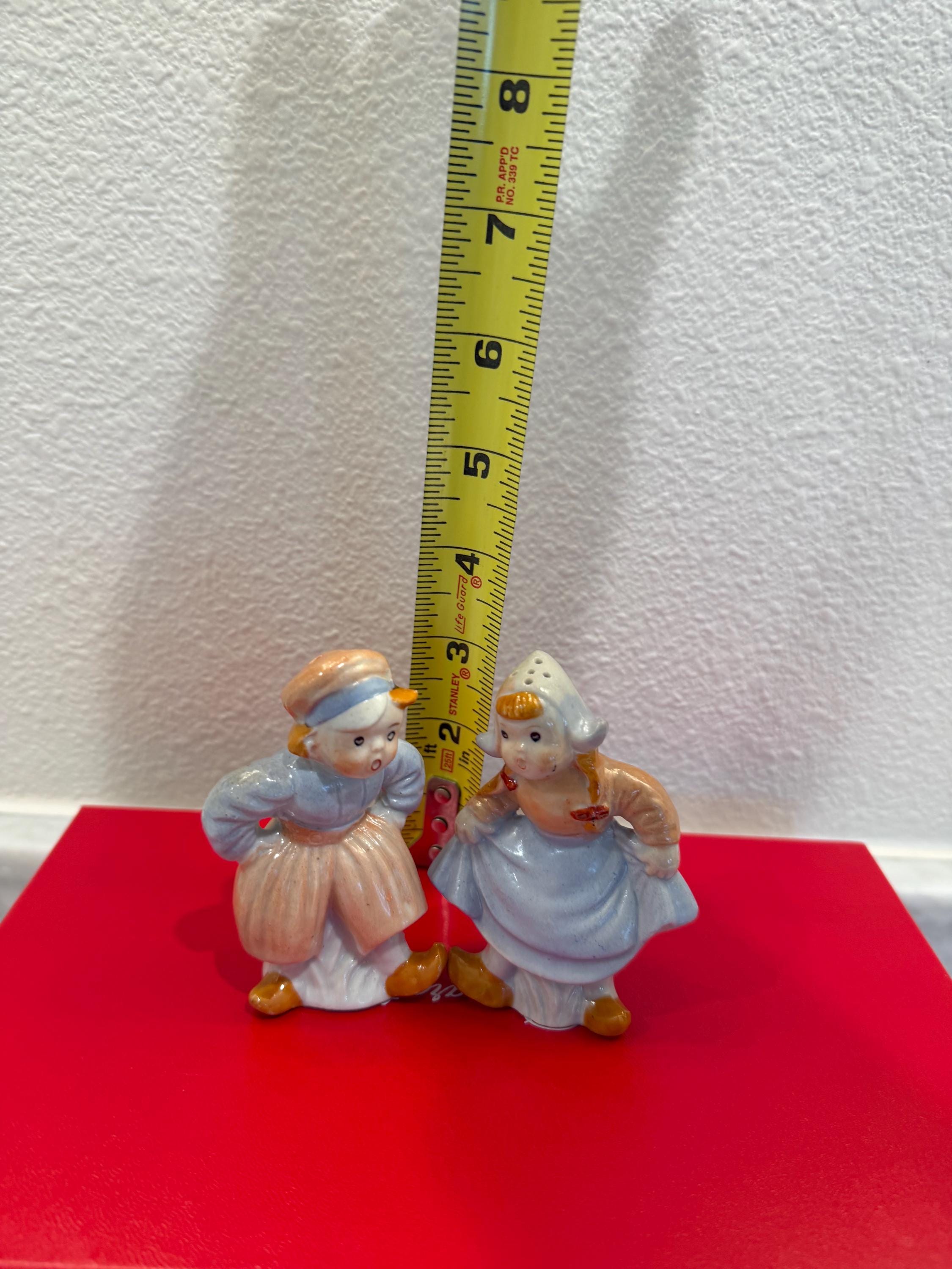 Dutch Boy Girl Salt and Pepper Shakers | 1950s Japan Ceramic Figurines