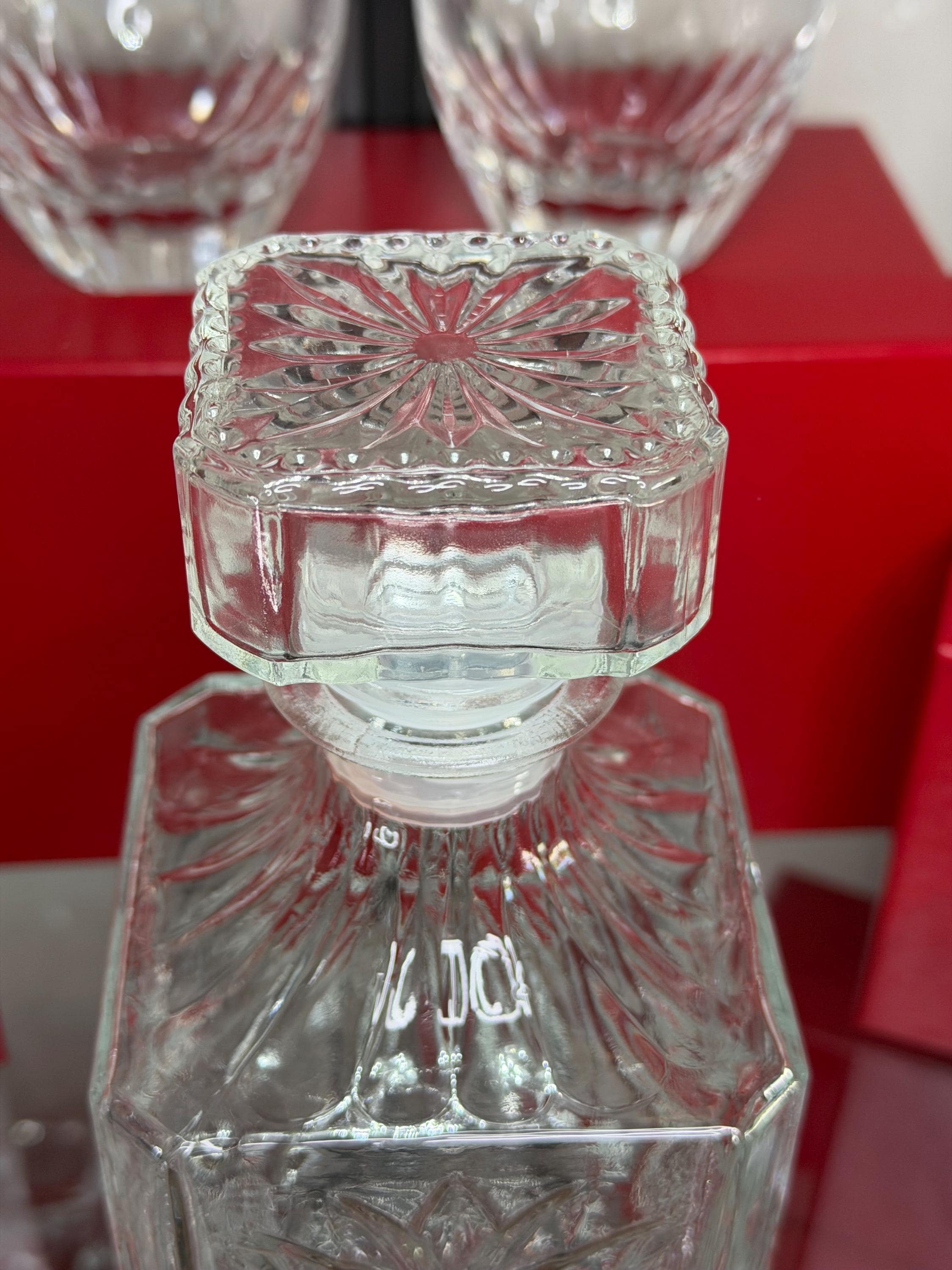 Glass Whiskey Decanter with Stopper Retro Barware Square Liquor Bottle