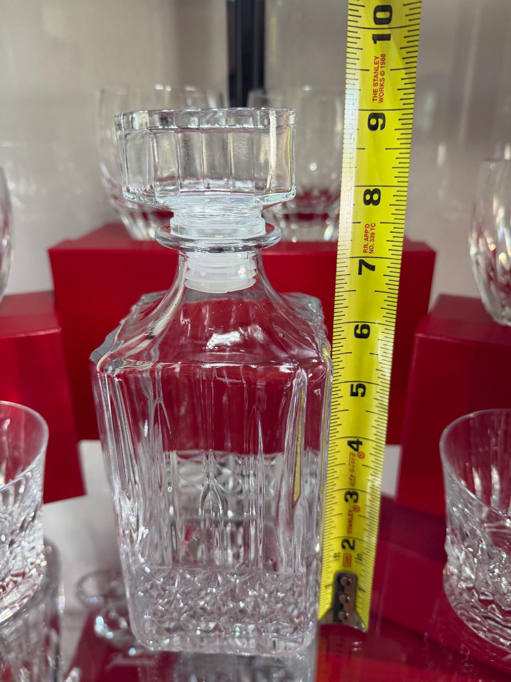Glass Whiskey Decanter with Starburst Pattern Retro Barware Liquor Bottle with Stopper