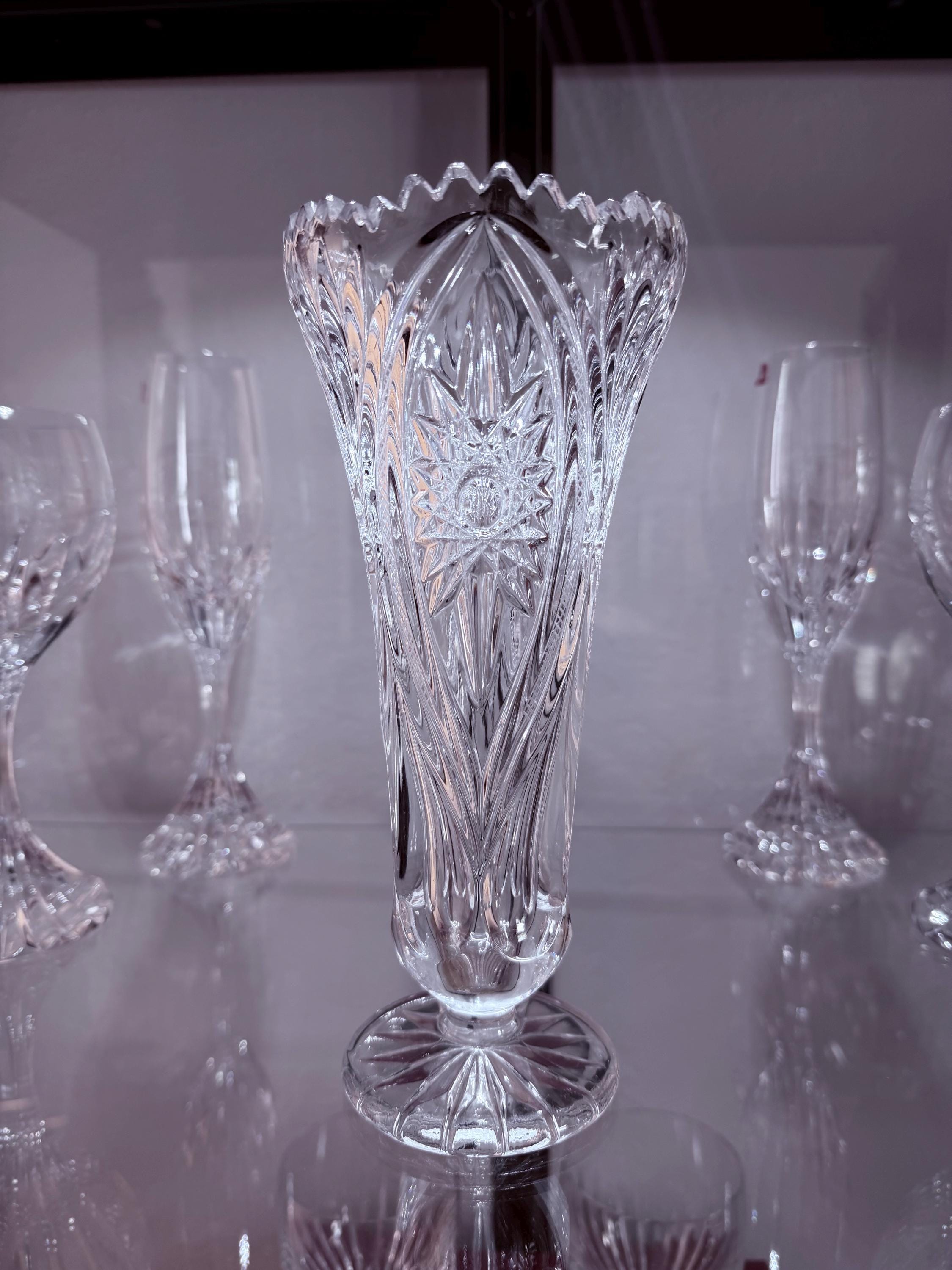 Heavy Cut Crystal Vase Footed Starburst Pattern Sawtooth Rim Elegant Lead Crystal Glass 8”