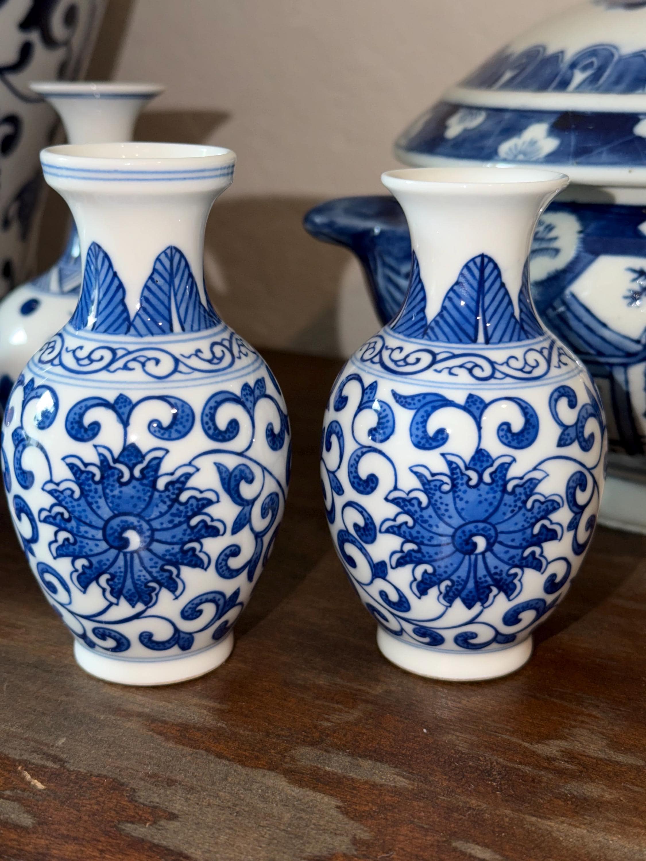 Blue & White Porcelain Ginger Jar with Lid Chinoiserie Floral Decor Elegant Shelf Accent Set of 2
