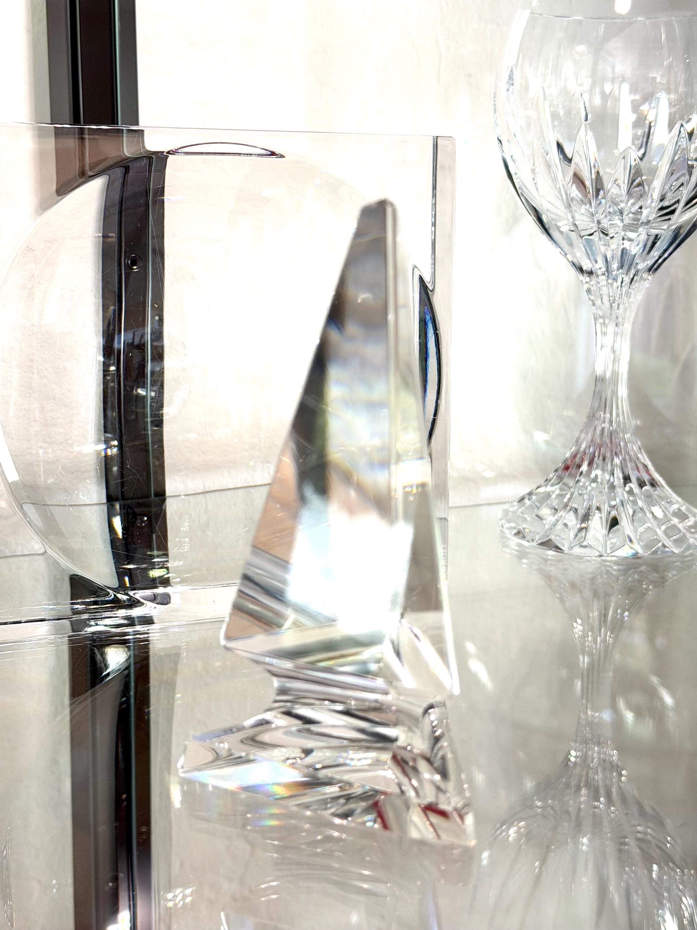 Faceted Crystal Obelisk Sculpture – Modern Geometric Art Glass Decor