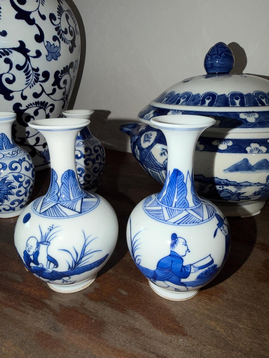 Blue White Bud Vase Pair Chinoiserie Figural Porcelain Mini Vases Set Small Decor