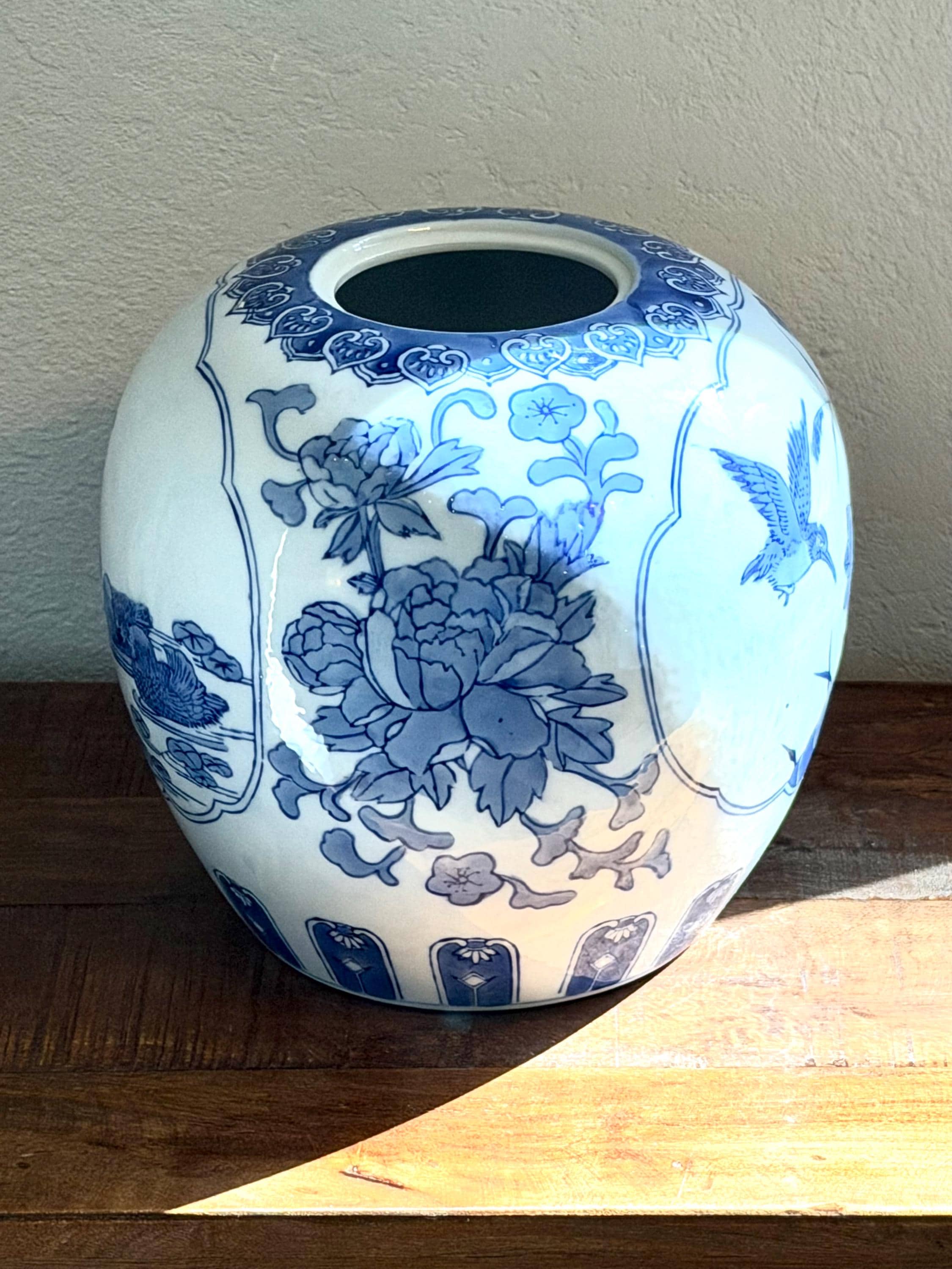 Blue White Chinoiserie Ginger Jar Vase Asian Porcelain Floral Bird Motif Round Ceramic Vase Hollywood Regency Decor VINTAGE