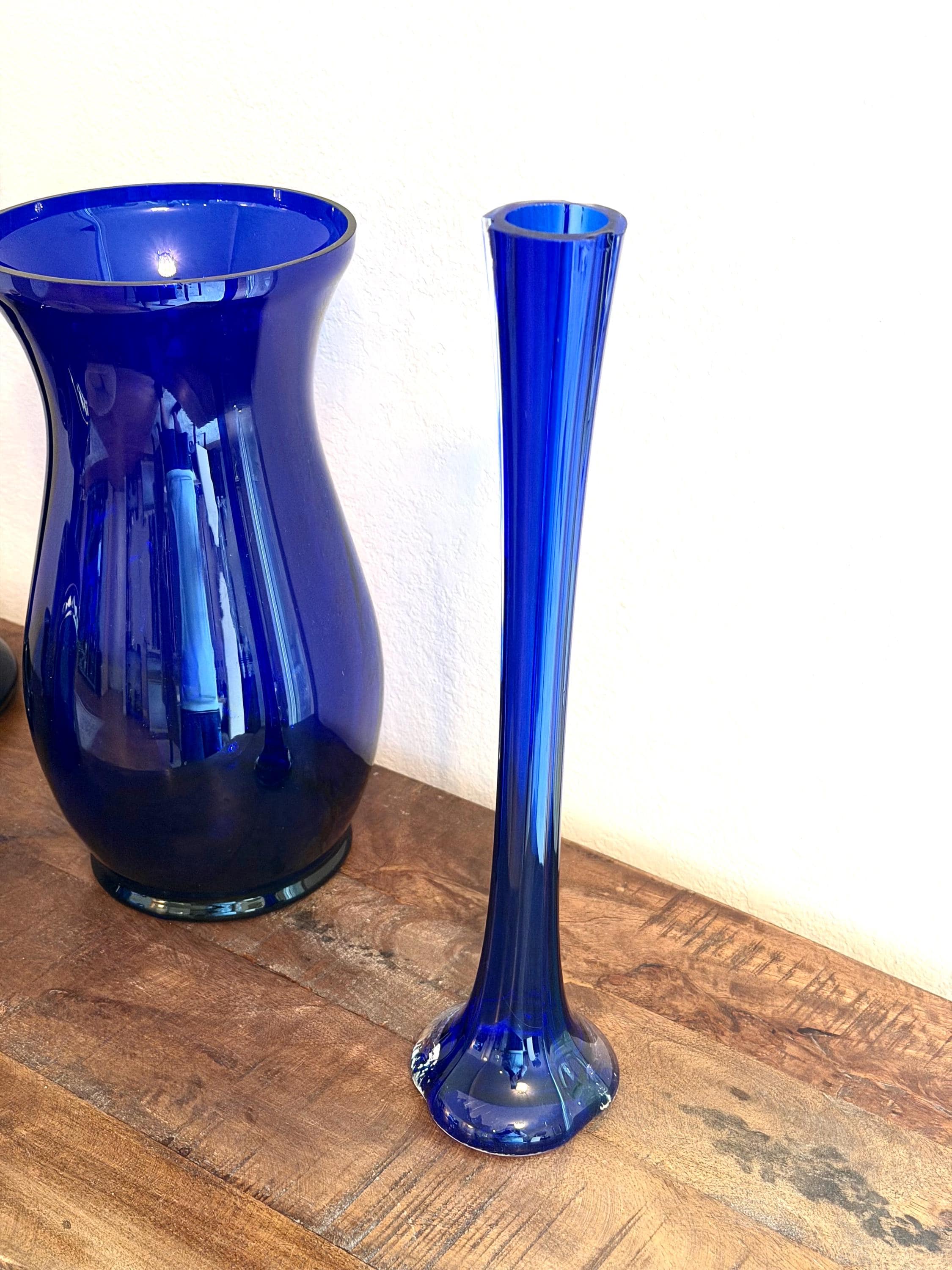 Cobalt Blue Bud Vase – Tall Scandinavian Modern Art Glass Vase – Minimalist Mid Century Modern Decor – Sapphire Blue Glass Vintage