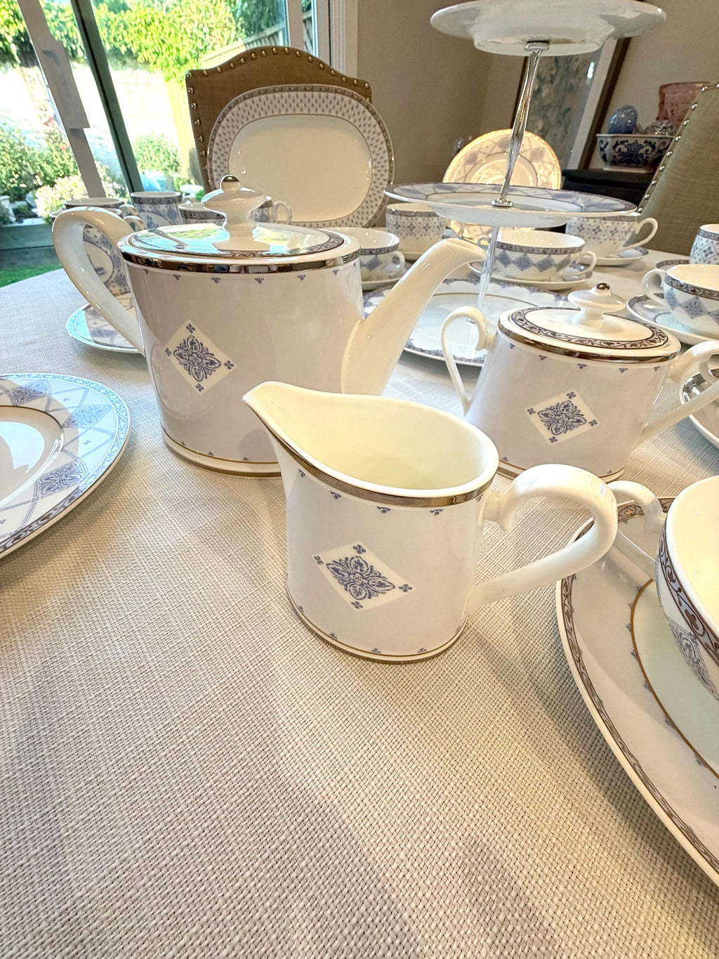 Villeroy & Boch Azurea Bone China Tea Set